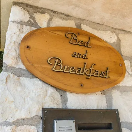 Couette-café In Valle 4*